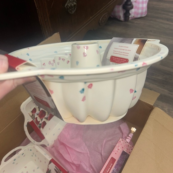 BakeShop Christmas Baking Set - Picture 2 of 5